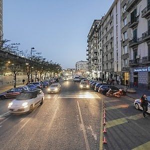 Strisce blu, prezzi più alti per i residenti. E aumentano pure i biglietti dei bus