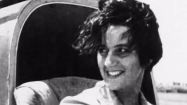 Addio a Fiorenza de Bernardi, la prima donna pilota di linea in Italia