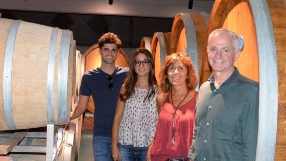 Strategie di ripartenza: bottiglie di vino in omaggio alle attività ho.re.ca.