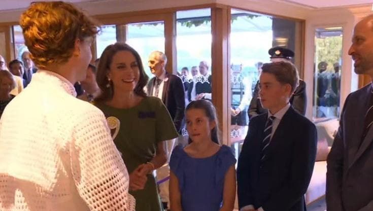 Sinner con la famiglia reale. Ai principini George e Charlotte: “Giocate a tennis?”