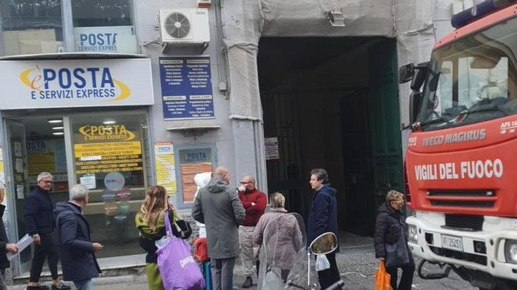 Napoli, chiusa al Vomero via Solimena: famiglie evacuate, sgomberati 12 appartamenti