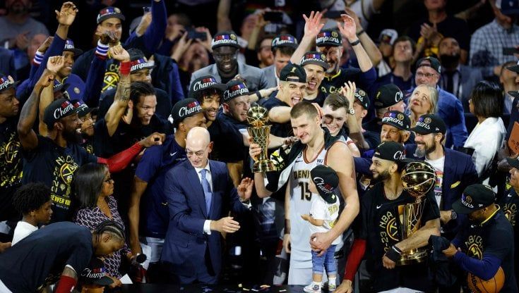 Basket, Denver Nuggets campioni Nba per la prima volta: Jokic troppo forte per Miami