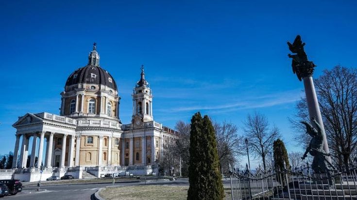 Superga, grande restauro 7,6 milioni per la basilica che cambierà colore
