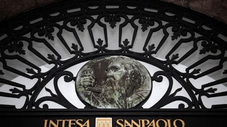 Intesa Sanpaolo vale troppo, Carisbo costretta a vendere