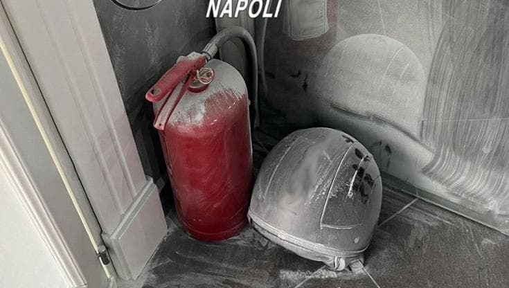 Villaricca, aggredisce ex moglie i tre figli, arrestato