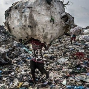 La schiavitù moderna e le sue forme molteplici: interessa 40 milioni di persone, la metà lavorano per ripagare debiti