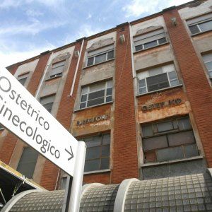 Reggio Emilia, chiede la sterilizzazione: resta di nuovo incinta, e viene risarcita
