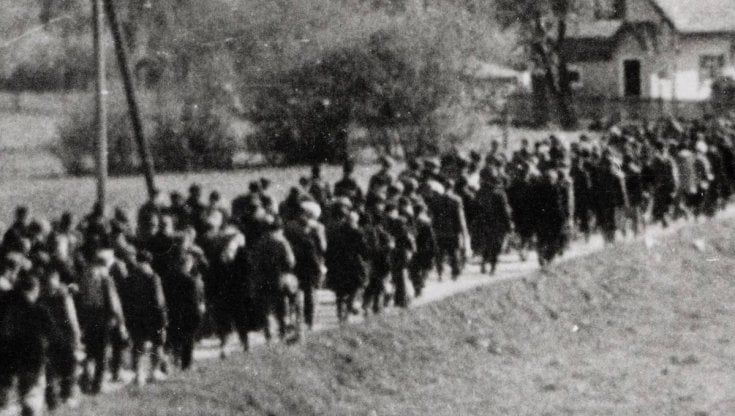 Shoah, nelle foto ritrovate le marce della morte