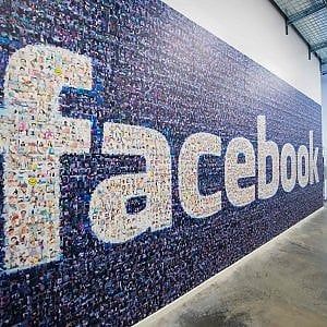 Facebook, la Ue chiede chiarimenti sull'uso dei dati di Whatsapp