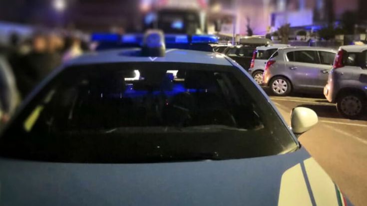 Salta la fila al McDonald's, scatta la rissa a bottigliate: ventenne perde la vista. Due ragazzi accusati di tentato omicidio