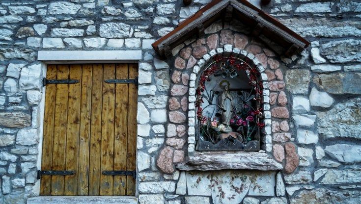Stramare, il paese con 5 abitanti che vuole vincere i soldi del Pnrr per tornare a vivere. La sindaca: "Sappiamo che è come un Superenalotto ma ne vale la pena"