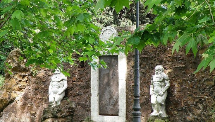 Una porta magica per passare in un’altra dimensione  