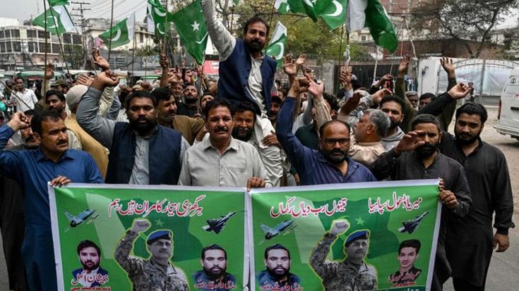Il Pakistan con gli americani, un colpo in stile Venezuela per un nuovo capo talebano