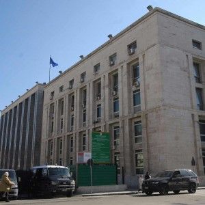 Figli subiscono violenze sessuali. Genitori a giudizio per omesso controllo
