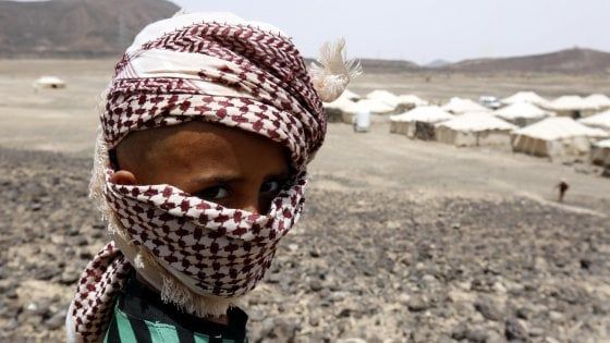 Yemen, raid saudita colpisce uno scuolabus: 43 morti, quasi tutti bambini. Riad: "Azione legittima"