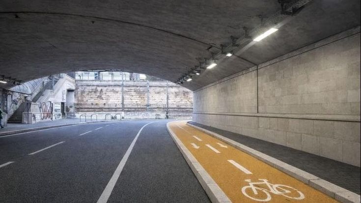 “No alla pista nel sottopasso Quintino Sella”: le associazioni dei ciclisti bocciano il progetto