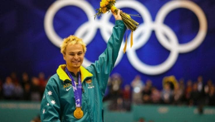 Pechino 2022, l'ultimo uomo in piedi: 20 anni fa l'oro olimpico di Steven Bradbury nello short track