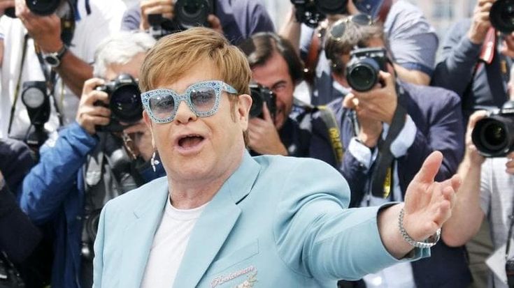 Elton John: “Legalizzare la marijuana è un grande errore”