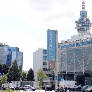 Guerra tra Mediaset e Vivendi: Fininvest chiede 570 milioni di danni