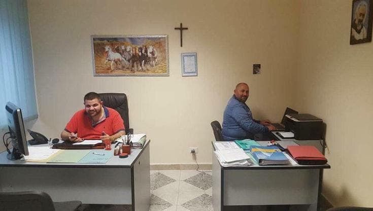Il consulente dei clan e il boss in studio: “Con le aste si guadagna”. Sigilli a case e società