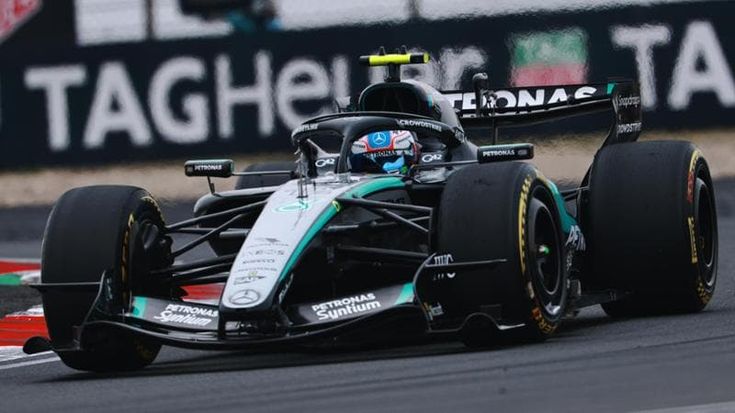 F1, altri dubbi sulla Mercedes: l'ala si chiude in due fasi diverse, la Fia indaga