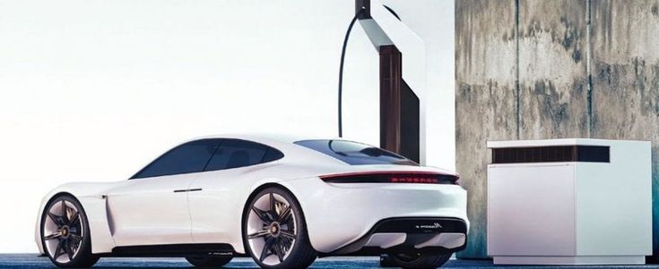 Porsche Taycan, la "Cavallina vivace" ma elettrica
