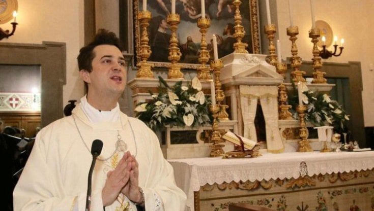 Prato, prete arrestato: sieropositivo, per lui l'accusa è di tentate lesioni