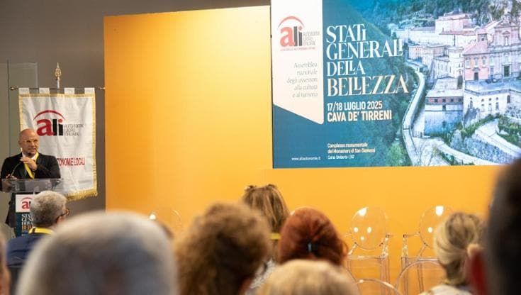 Sindaci riuniti a Cava de’ Tirreni per gli “Stati Generali della Bellezza”. Venerdì arriva Manfredi