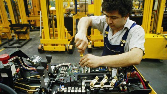 "Più felici se si lavora sei ore invece di otto". La rivoluzione svedese che l’Europa invidia