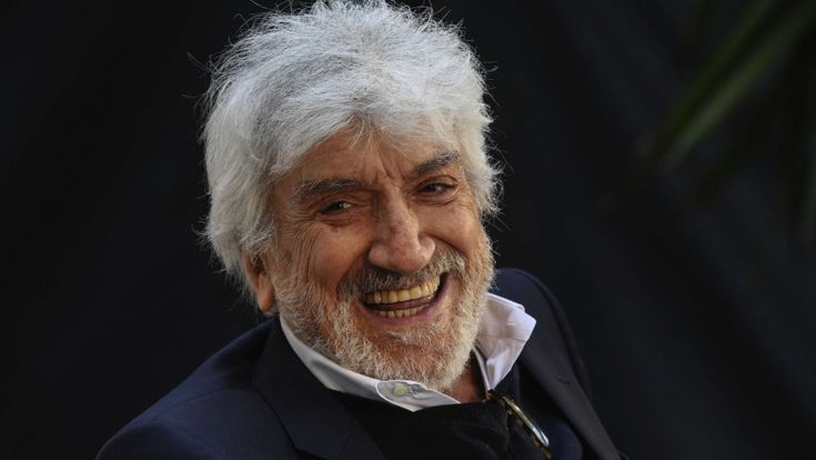 Gigi Proietti, gli 80 anni di un attore. "Mi sono liberato quando ho smesso di tingermi i capelli"
