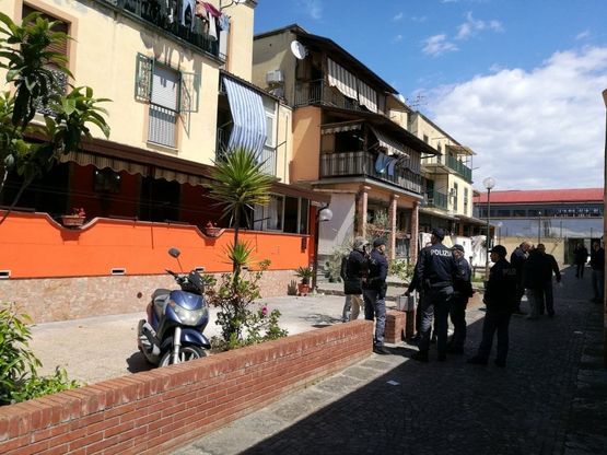 Barra: spari durante una lite tra famiglie, quattro feriti