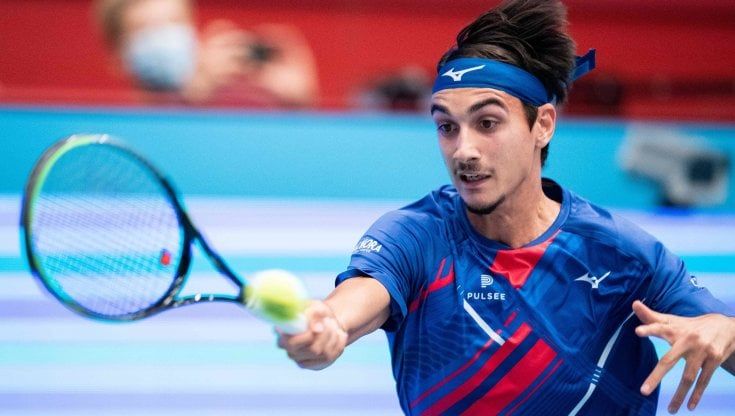 Tennis, clamoroso a Vienna: Sonego travolge Djokovic e vola in semifinale