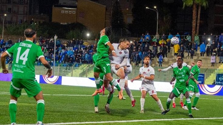 Il Siracusa strapazza il Trapani nel derby di serie C