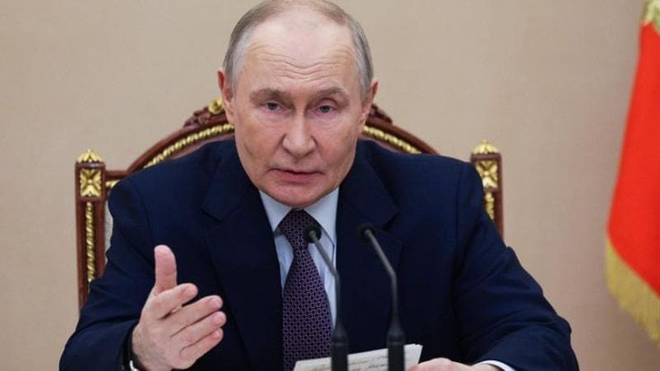 Putin offre gas e petrolio ai nemici europei: “Ma con accordi stabili e lunghi”