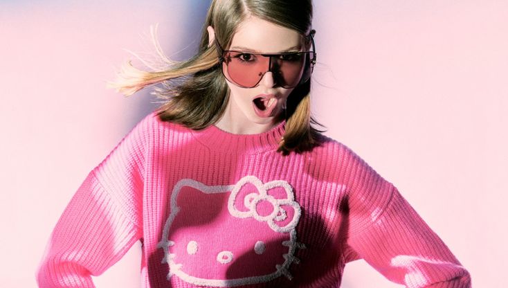 Blumarine x Hello Kitty, la capsule tutta rosa dedicata al tenero gattino 