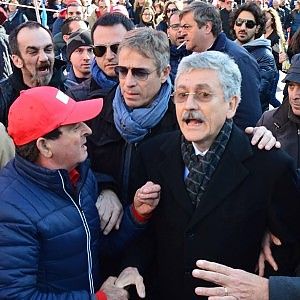Contestazione, la versione di D'Alema: "Era solo un gruppetto organizzato"