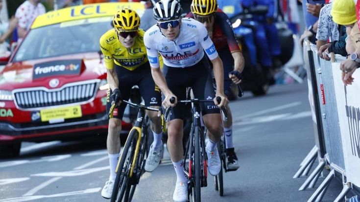 Tour de France, Vingegaard vs Pogacar: la maglia gialla in un dettaglio, cuciti su misura i body per la crono