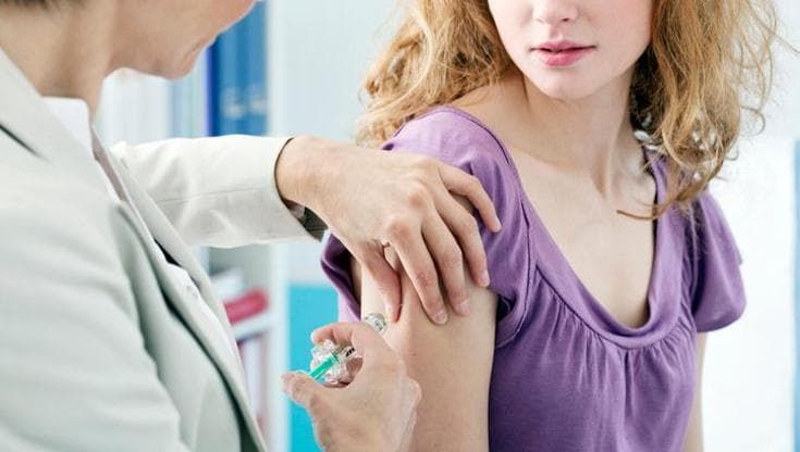 Hpv, 2 italiani su 3 dopo l’infezione sceglierebbero il vaccino: coperture ancora al 70%