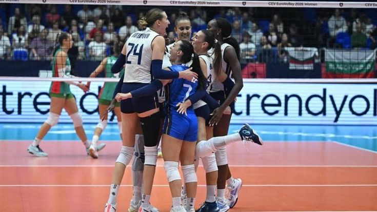 Europei di volley, l’Italia di Velasco travolge 3-0 la Bulgaria e vola ai quarti contro la Svezia