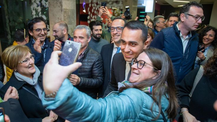 Governo, Di Maio in bilico. Sotto il 20% alle europee la leadership è a rischio