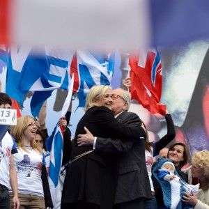 Marine Le Pen: "N&eacute; fascisti n&eacute; di sinistra, siamo il terzo polo"