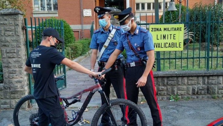 Salsomaggiore, incastra il ladro con una foto in strada: recuperata bici da 1.500 euro