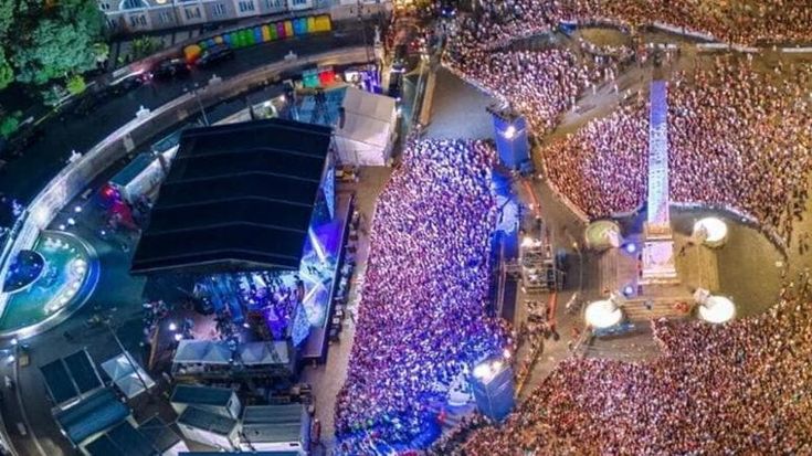 A piazza del Popolo torna “Tim Summer Hits”: Elodie, Angelina Mango e Geolier, ecco tutti gli artisti sul palco
