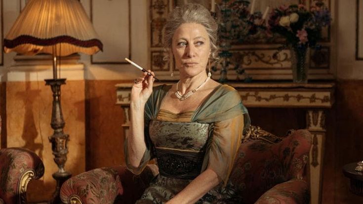 Valeria Bruni Tedeschi: “Ho perso la voglia di cambiarmi. Ora non cerco la felicità ma la serenità”