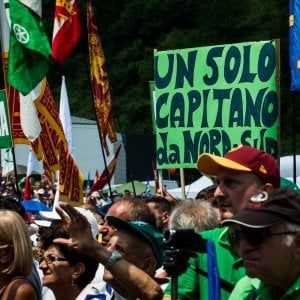 Lega, Salvini alla sfida della piazza: 200 pullman e 3 treni per la manifestazione a Roma 