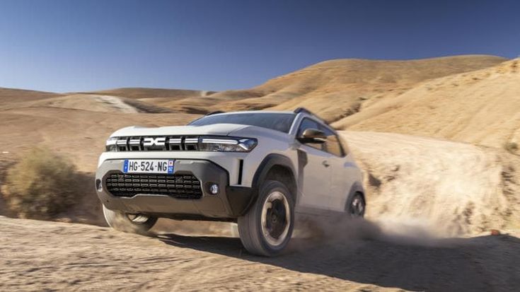 Dacia Duster, l’ibrida gpl supera le dune del deserto di Agafay. La prova in Marocco