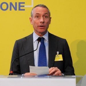 Energia al top delle aziende italiane: Eni torna prima grazie al caro-greggio