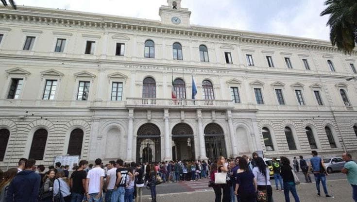 UniBa, stangata sugli studenti con l’Isee più alta: rincaro delle tasse da 100 a 550 euro, è rivolta