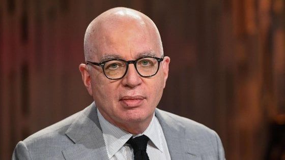 Michael Wolff: "Trump è stupido e infantile. Ma è diverso da Berlusconi: ecco perché"