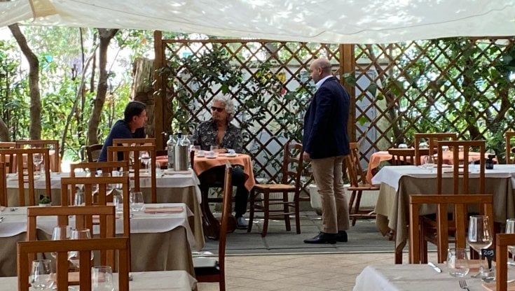 M5S, incontro Grillo-Conte a Marina di Bibbona: "E ora pensiamo al 2050"